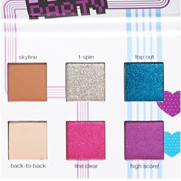 Tetris x Ipsy Block Party Eyeshadow Palette - Picture 6 of 6